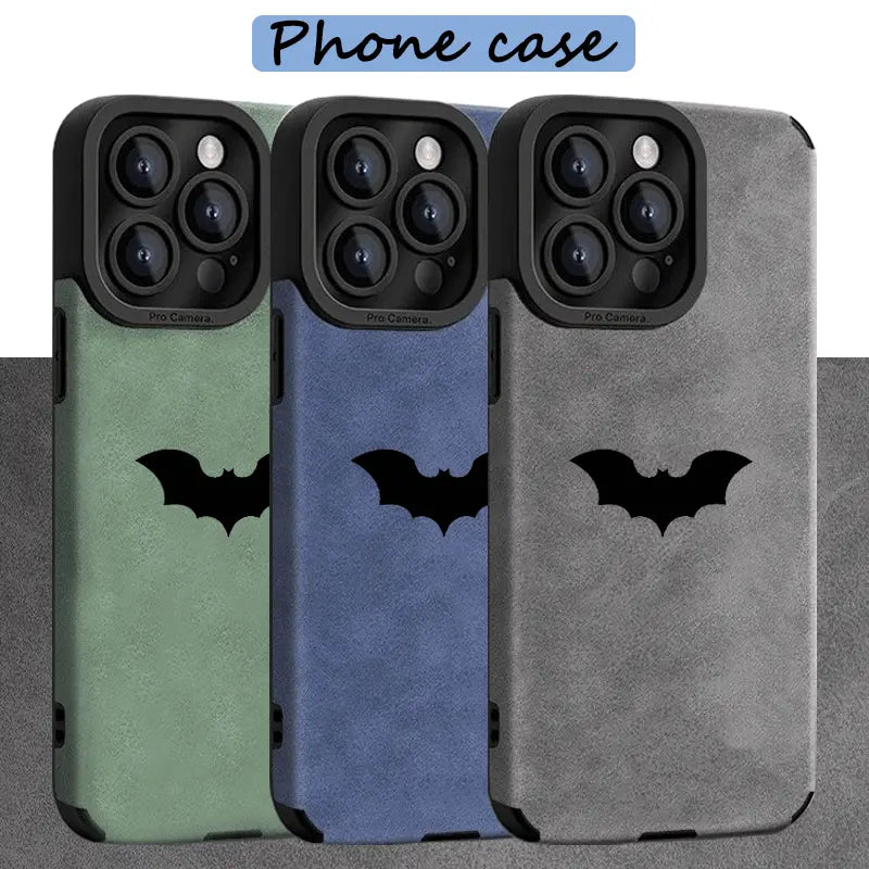 Un elegante custodia per telefono con un motivo di pipistrello nero